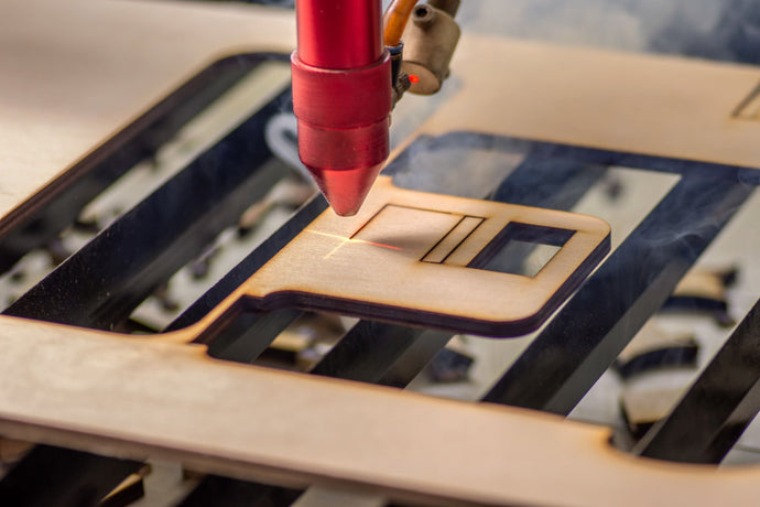 Les erreurs les plus fréquentes lors du laser sur bois – et comment les éviter